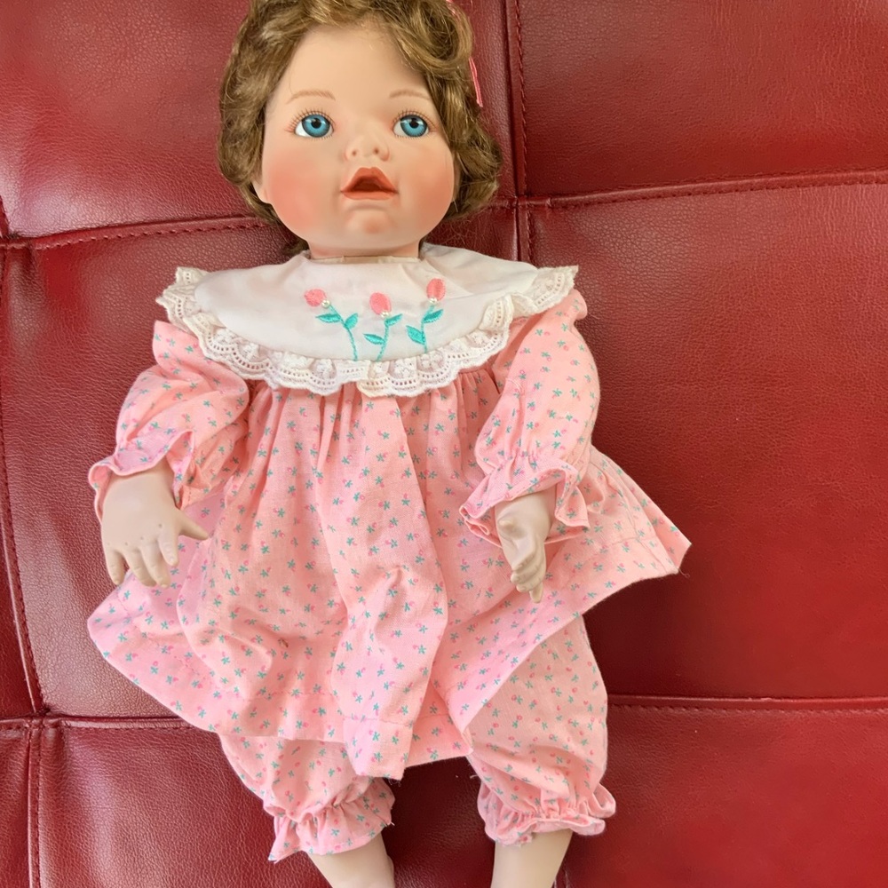 New ~ Porcelain doll “Kaitlyn Wants A Kiss”